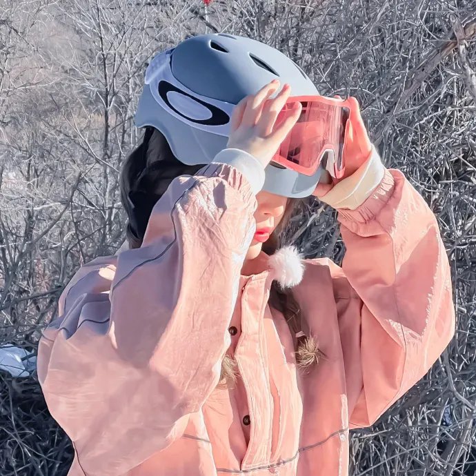茉莉·梦妮与神奇的催眠书